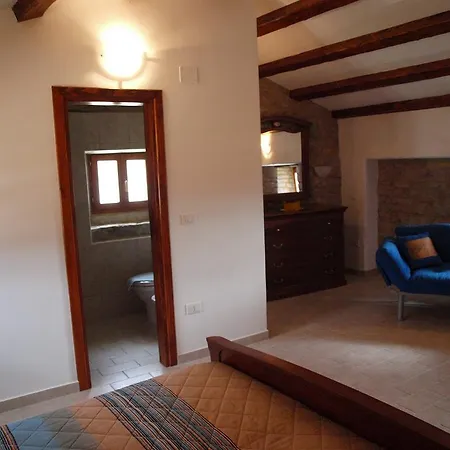 Al Merlo Olivo, Rural Istrian House ブイェ
