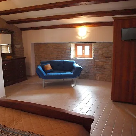 Bed & Breakfast Al Merlo Olivo, Rural Istrian House Buje