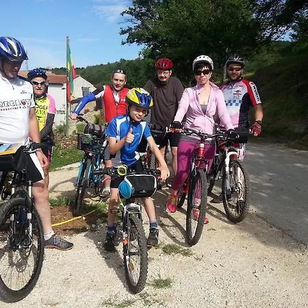 Al Merlo Olivo, Rural Istrian House Oda ve Kahvaltı Buje